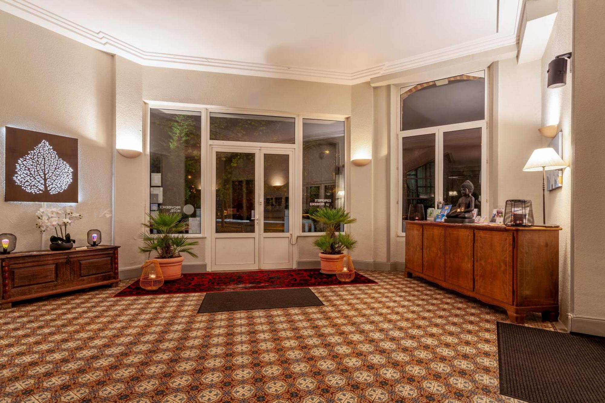 Providence Hotel Виттель Экстерьер фото