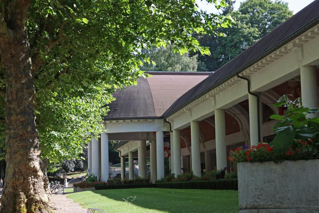 Providence Hotel Виттель Экстерьер фото