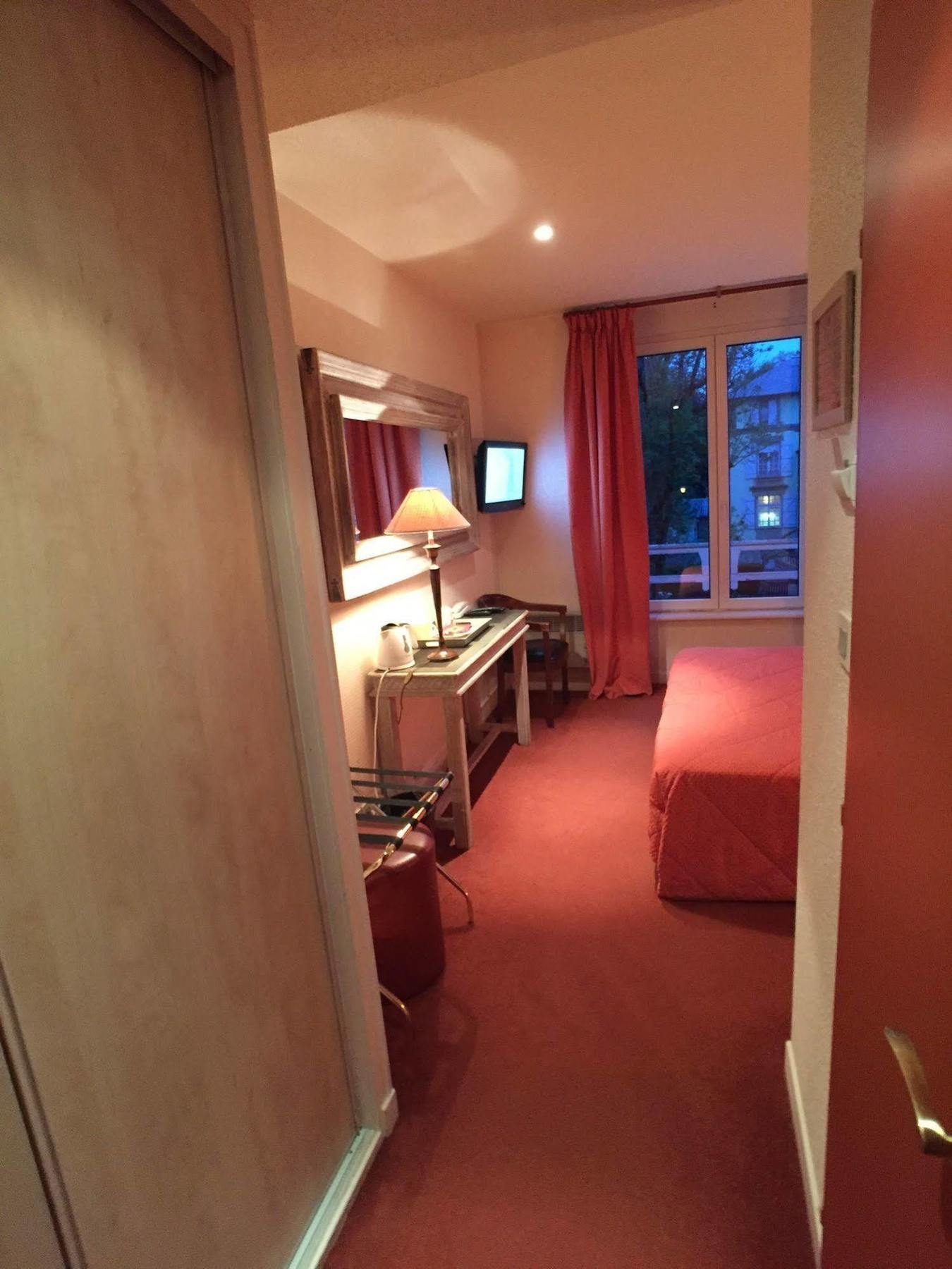 Providence Hotel Виттель Экстерьер фото
