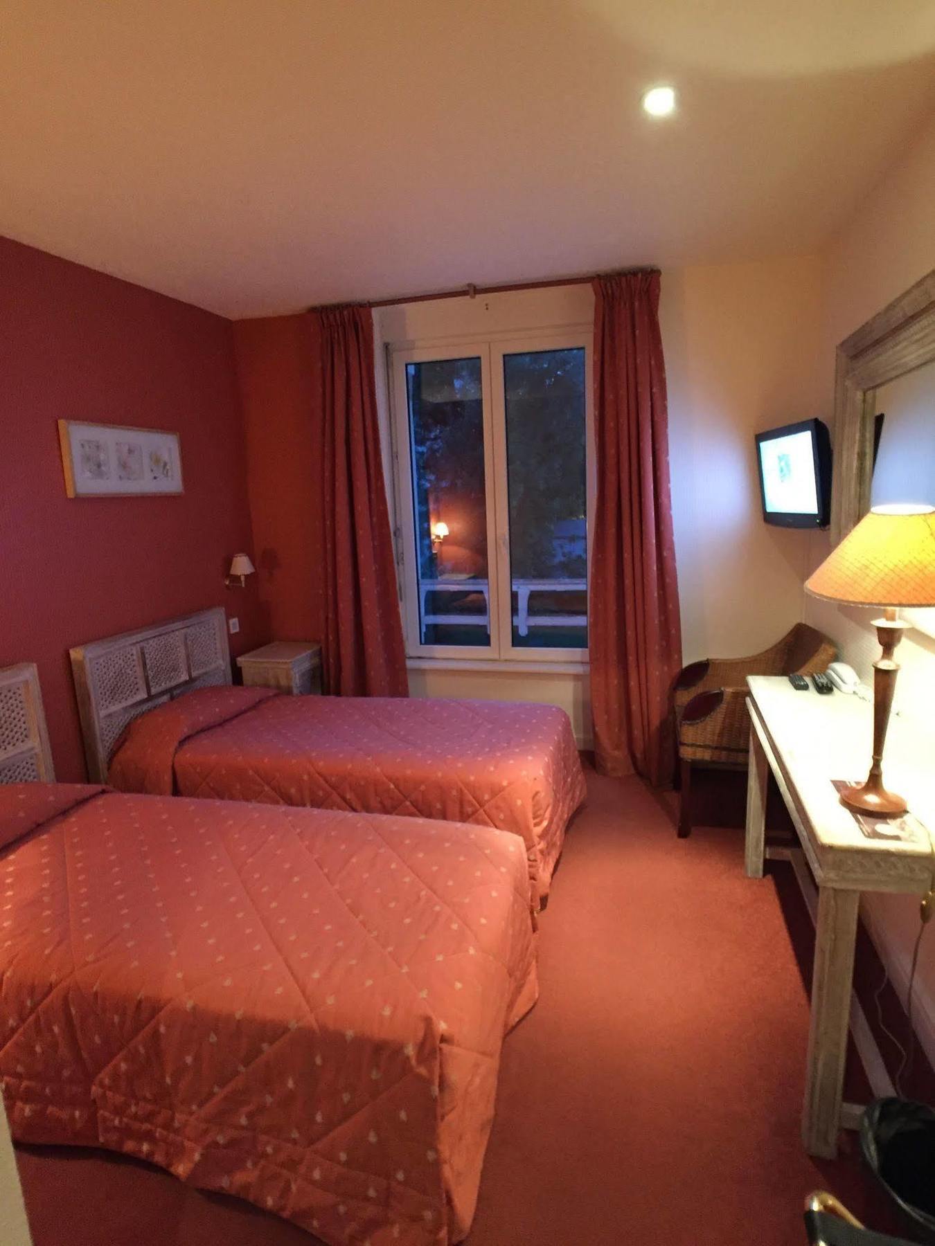 Providence Hotel Виттель Экстерьер фото